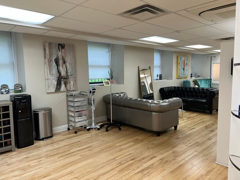 More Photos Of 71 E Palisade Ave, Englewood Office For Lease