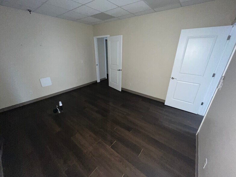 More Photos Of 62 Washington St, Middletown Office For Lease