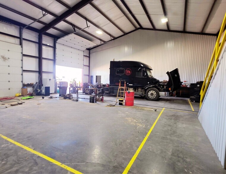 More Photos Of 1003 E County Road 140, Midland Industrial For Lease