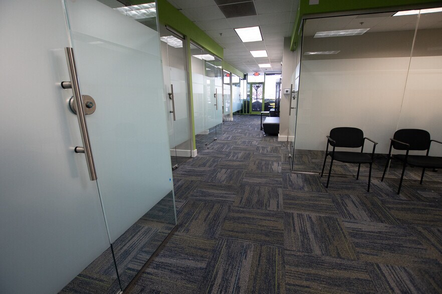 More Photos Of 3800 Camp Creek Pky, Atlanta Light Distribution For Lease