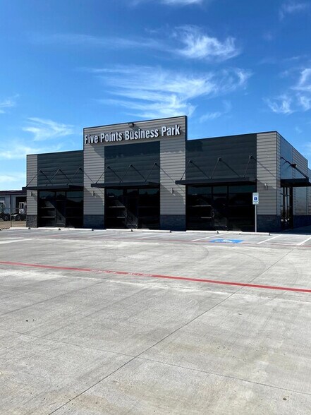 More Photos Of 12517 Business Highway 287 N, Fort Worth Light Distribution For Lease