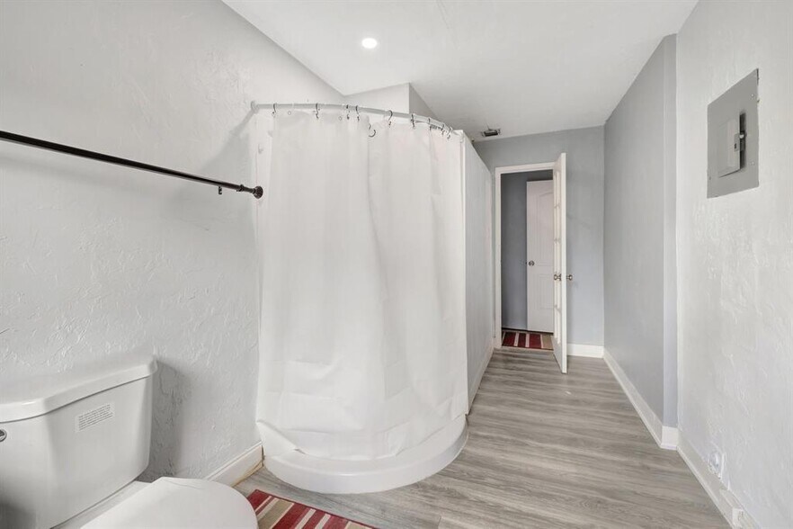 More Photos Of 901 W Las Olas Blvd, Fort Lauderdale Specialty For Sale