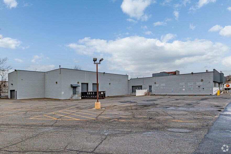 More Photos Of 240 State Rt 17 S, Lodi Warehouse For Lease