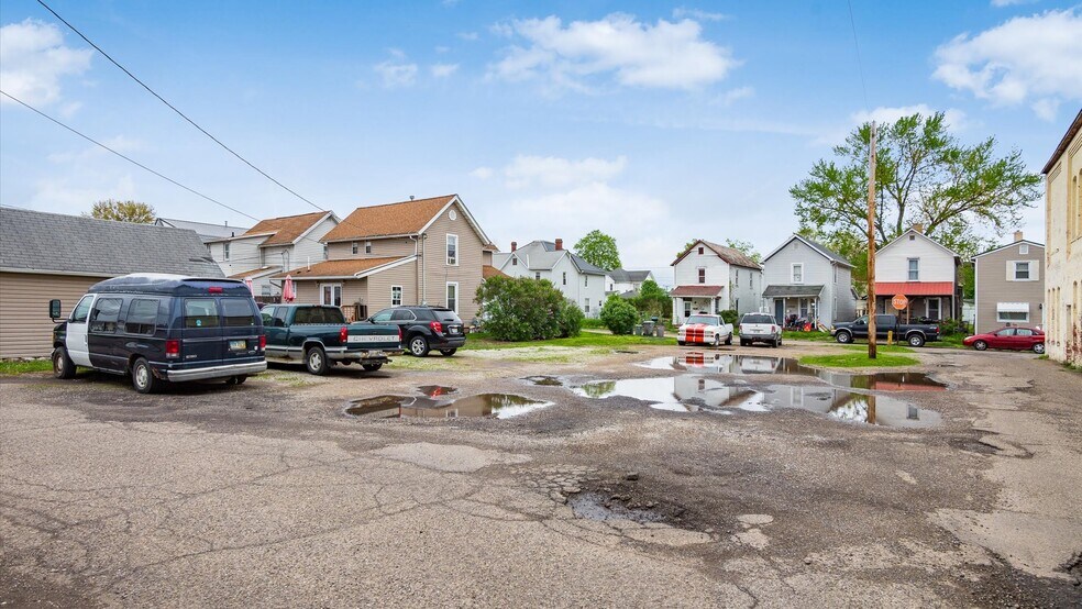More Photos Of 1146 Walnut St, Coshocton Office For Sale