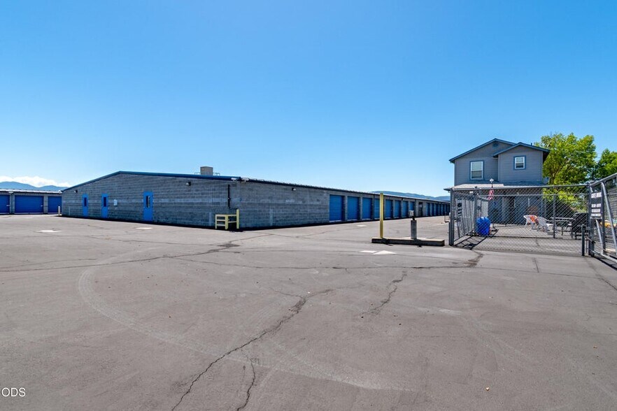 More Photos Of 1060 Dillon Way, Central Point Self Storage For Sale