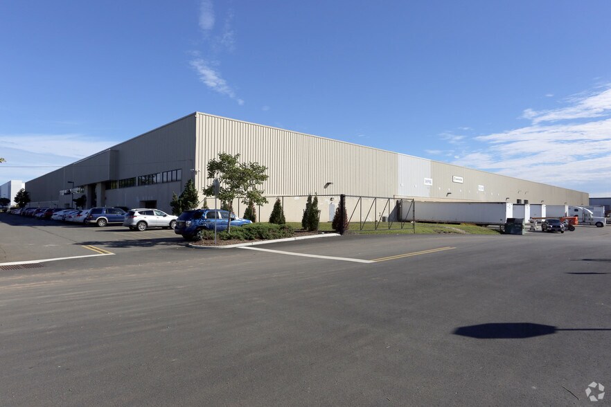 More Photos Of 1500 Rahway Ave, Avenel Distribution For Lease
