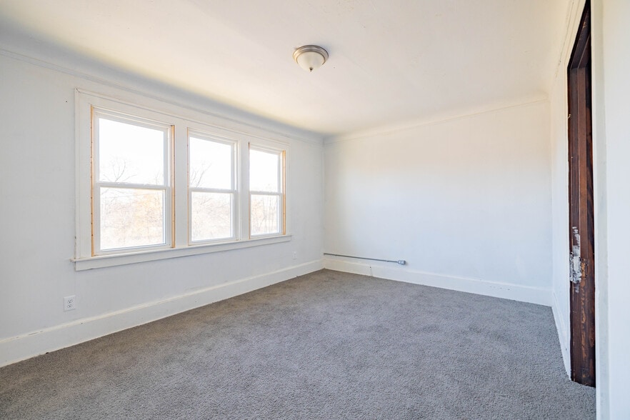 More Photos Of 8525 Maxwell St, Detroit Apartments For Sale