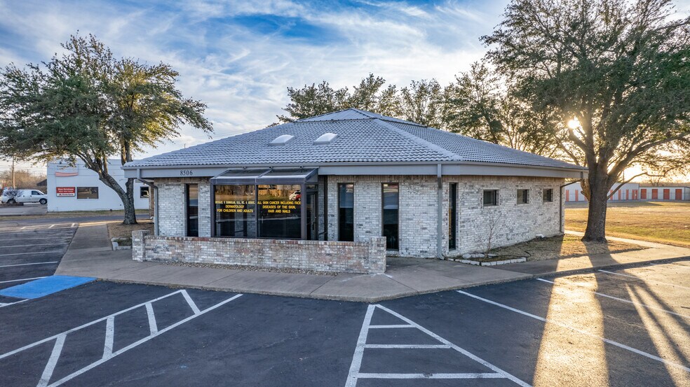 More Photos Of 8506 Wesley St, Greenville Medical For Sale