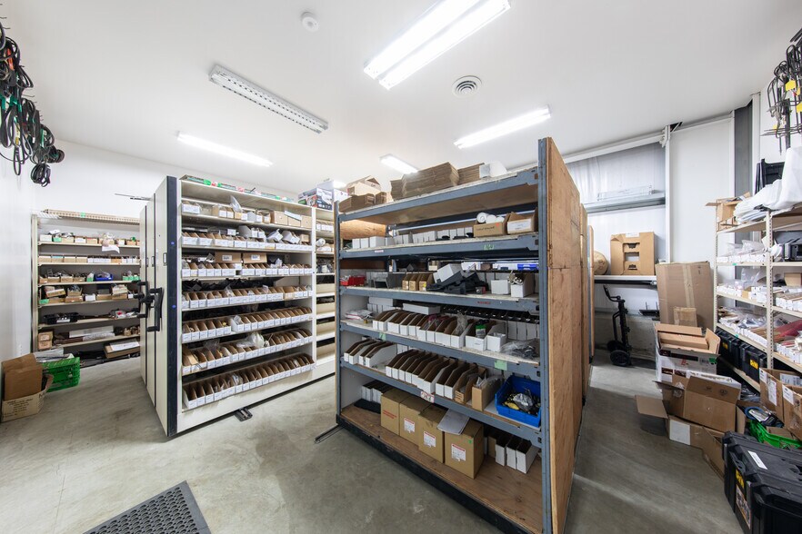 More Photos Of 7431 Industrial Rd, Lantzville Warehouse For Sale