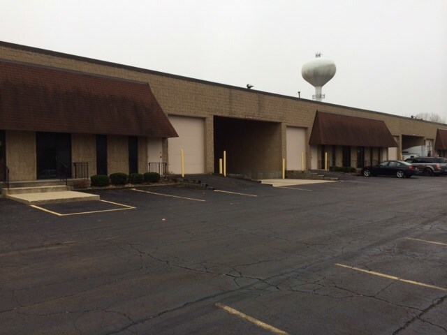 More Photos Of 22272 N Pepper Rd, Lake Barrington Warehouse For Lease