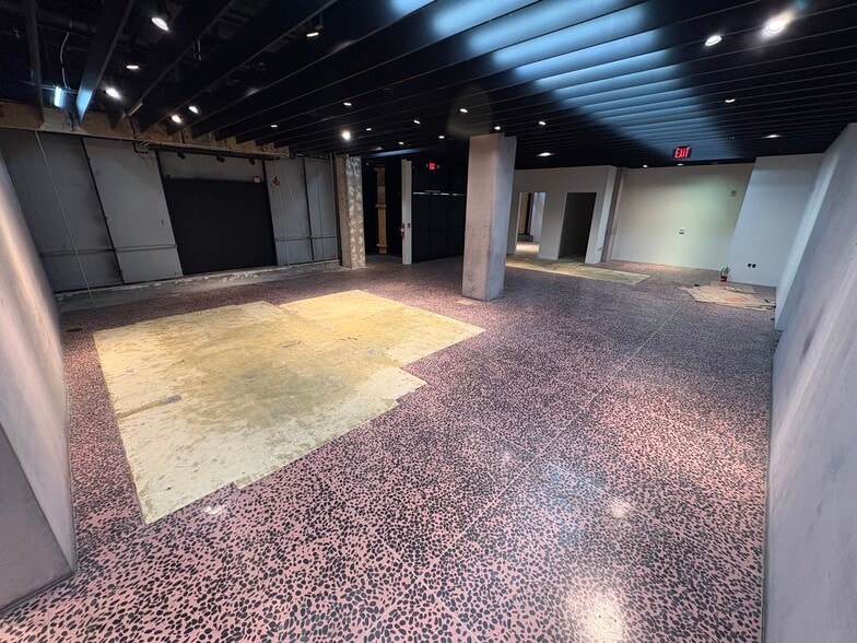 More Photos Of 215 W 9th St, Los Angeles Apartments For Lease