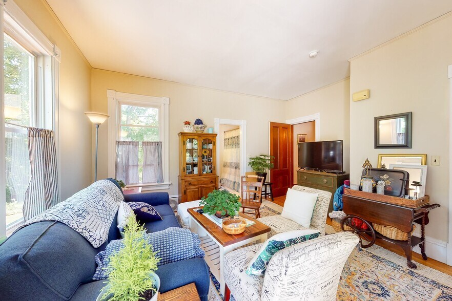 More Photos Of 40 High St, Acton Apartments For Sale