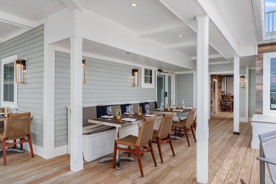 More Photos Of 212 Water St, Block Island Storefront For Sale