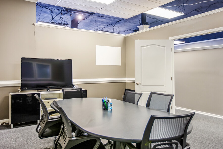 More Photos Of 214 Hay St, Fayetteville Storefront Retail Office For Lease