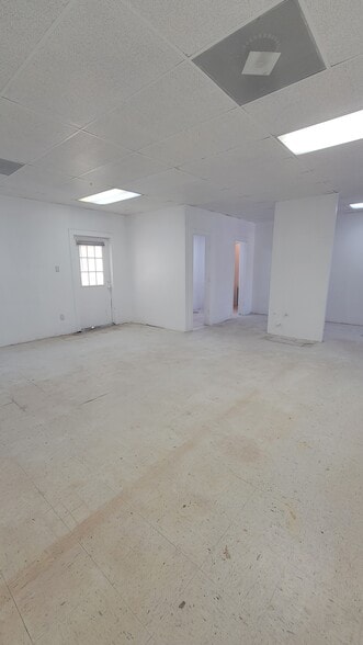 More Photos Of 900 Highway 3, League City Freestanding For Sale