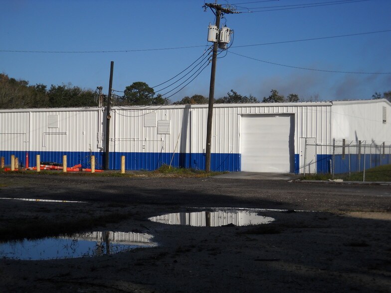 More Photos Of 3517 Century Blvd, Lakeland Warehouse For Lease