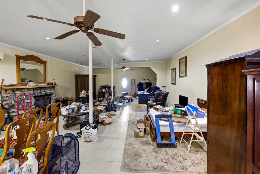 More Photos Of 1358 W Main St, Forest City Warehouse For Sale