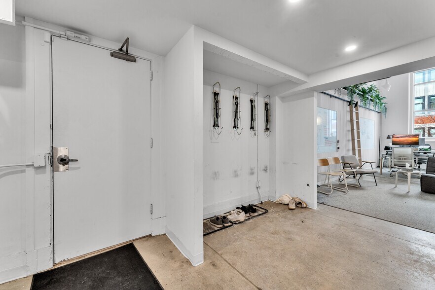 More Photos Of 43-45 Eccles St, Ottawa Office For Sale