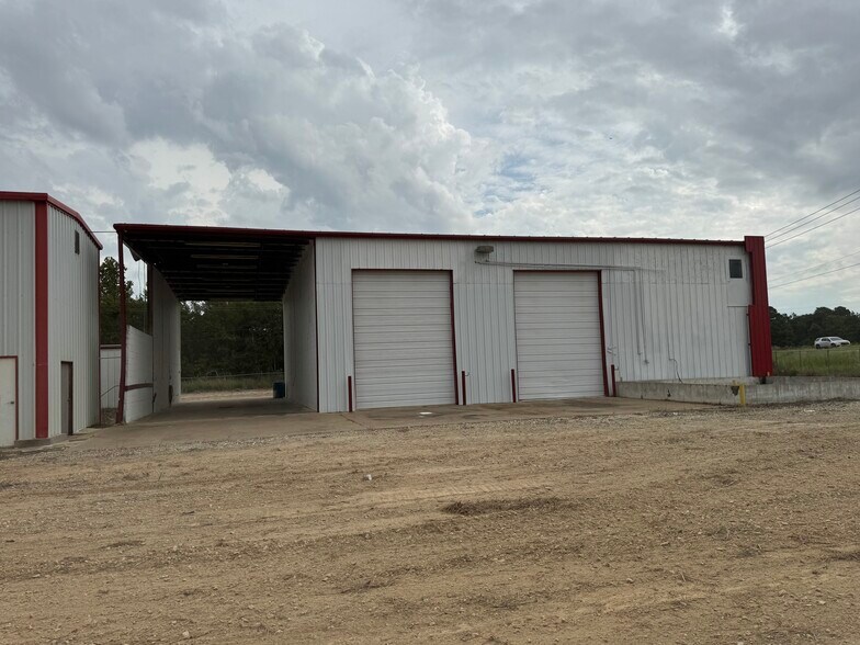 More Photos Of 9182 S US Highway 79, Palestine Service For Lease