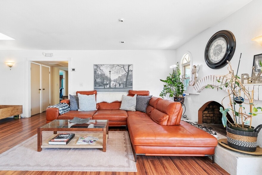 More Photos Of 1708 Hallmark Ln, San Jose Healthcare For Sale