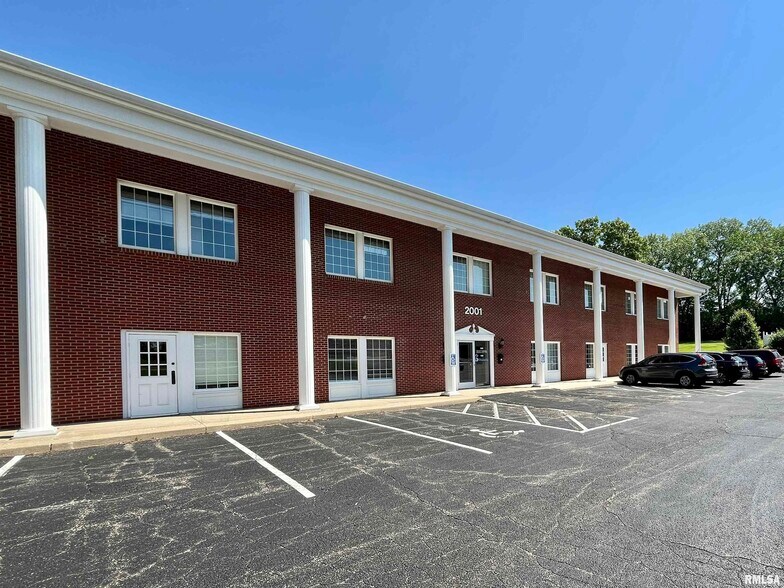 More Photos Of 2001 W Willow Knolls Rd, Peoria Medical For Lease