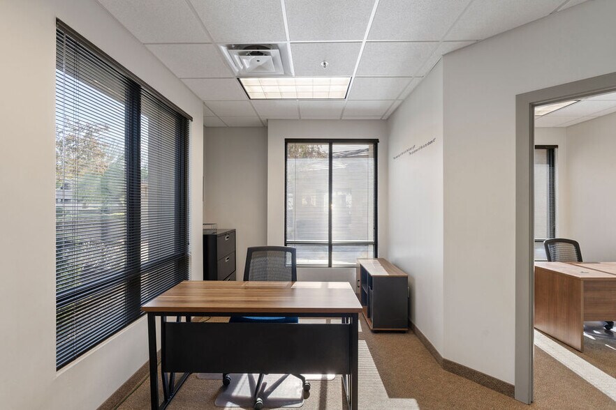 More Photos Of 7165 E University Dr, Mesa Medical For Lease