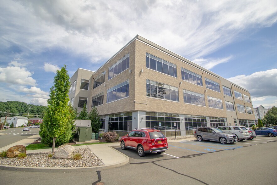 More Photos Of 1712 Route 9, Halfmoon Office For Lease