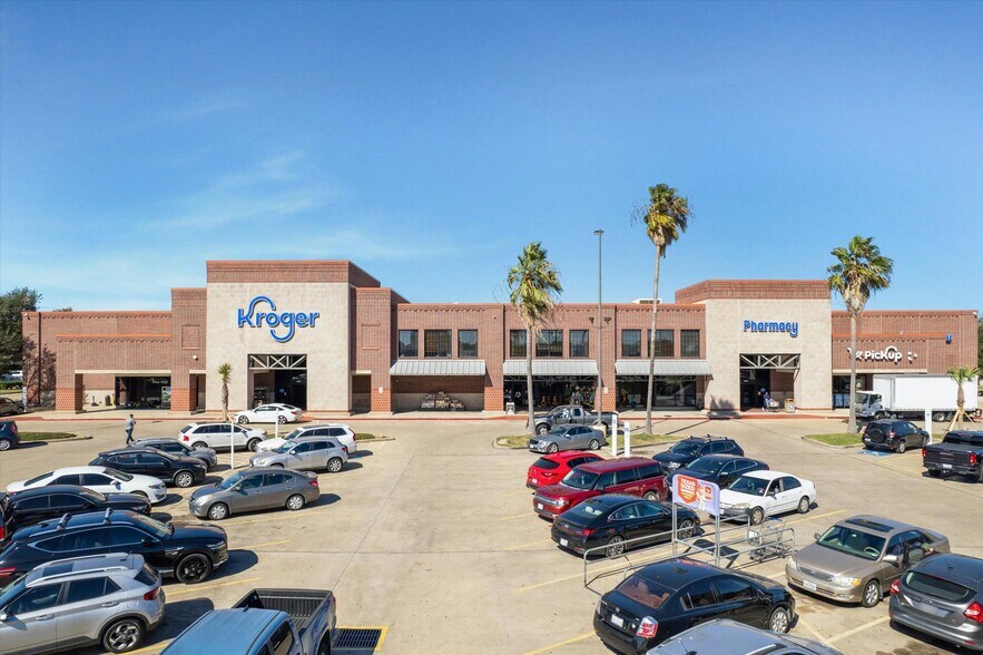 More Photos Of 16512-16580 El Camino Real St, Houston Storefront For Lease