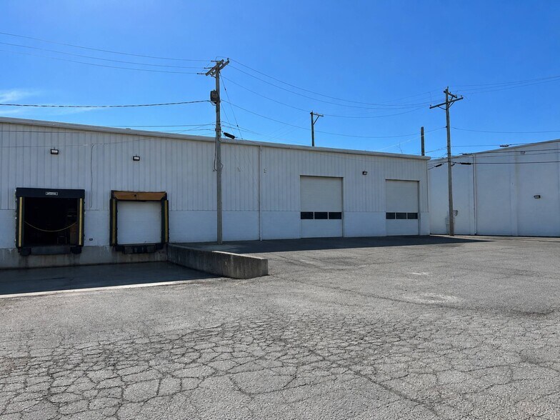 More Photos Of 562 S Reynolds Rd, Toledo Warehouse For Lease
