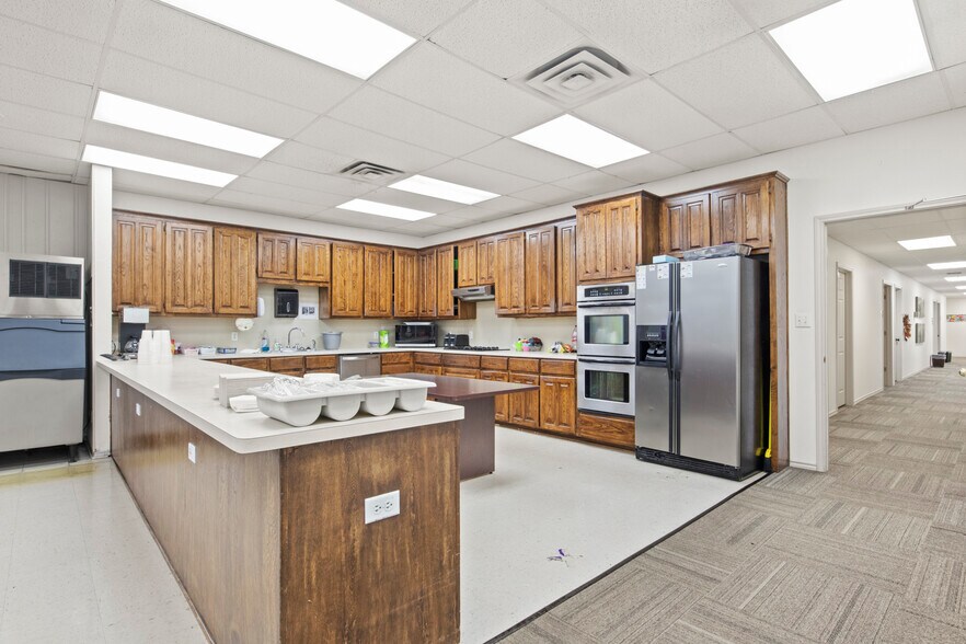 More Photos Of 412 Texas Highway 37, Mount Vernon Medical For Sale