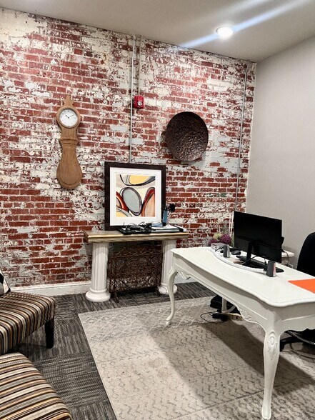 More Photos Of 416 S Glenwood Ave, Dalton Light Manufacturing For Sale