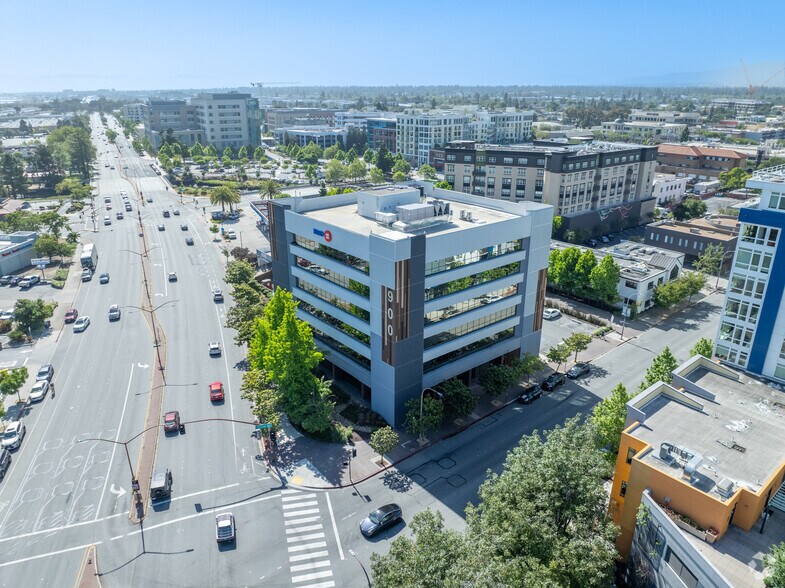 More Photos Of 900 Veterans Blvd, Redwood City Office For Lease