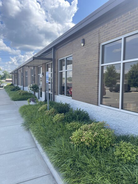 More Photos Of 802 N Cumberland St, Lebanon Light Distribution For Lease