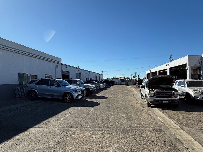 More Photos Of 1551-1575 Los Angeles Ave, Ventura Industrial For Sale