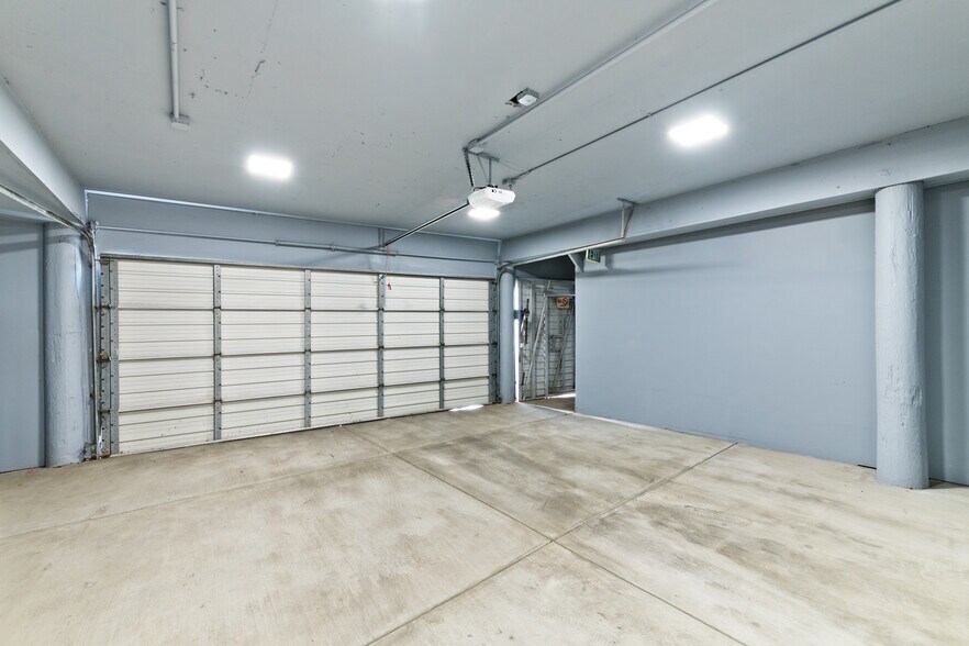 More Photos Of 1020 Pico Blvd, Santa Monica Storefront Retail Office For Sale