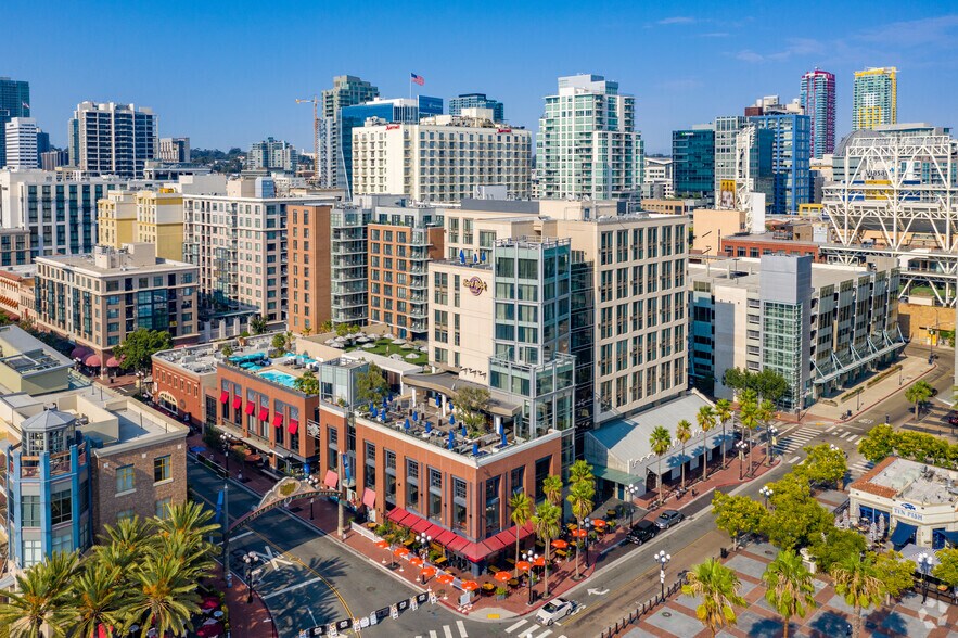 More Photos Of 207 5th Ave, San Diego Hotel For Sale