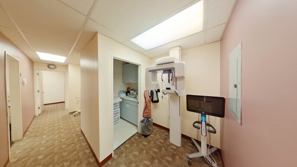 More Photos Of 800 S Adams Rd, Birmingham Medical For Lease