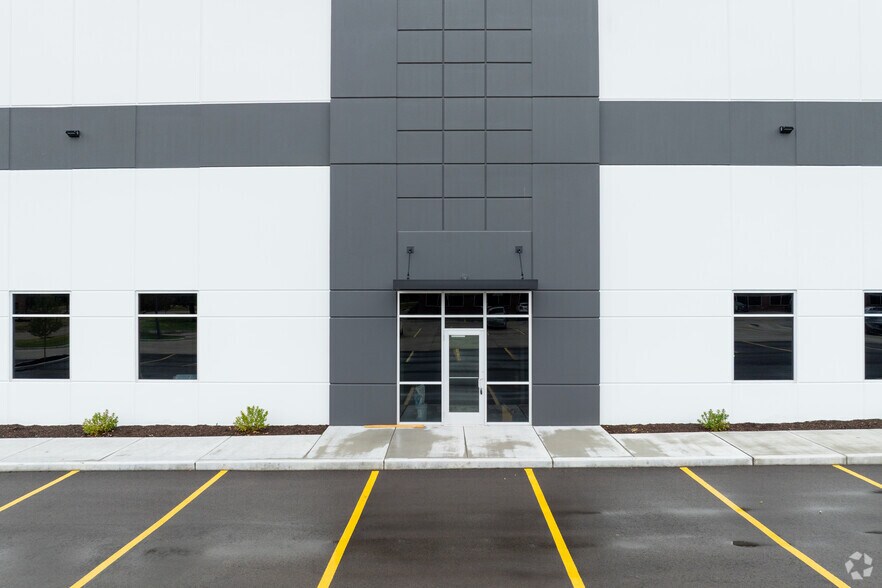 More Photos Of 500-550 Corporate Hills Dr, Saint Charles Warehouse For Sale