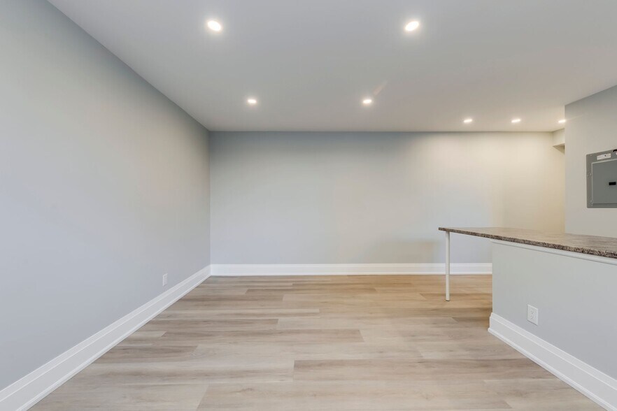 More Photos Of , Mississauga Multifamily For Sale