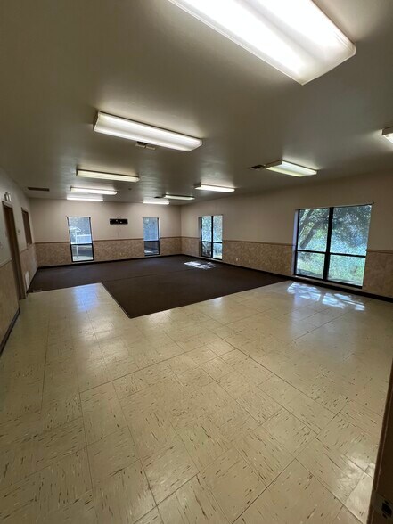 More Photos Of 3770 Private Road 3439, Longview Flex For Sale