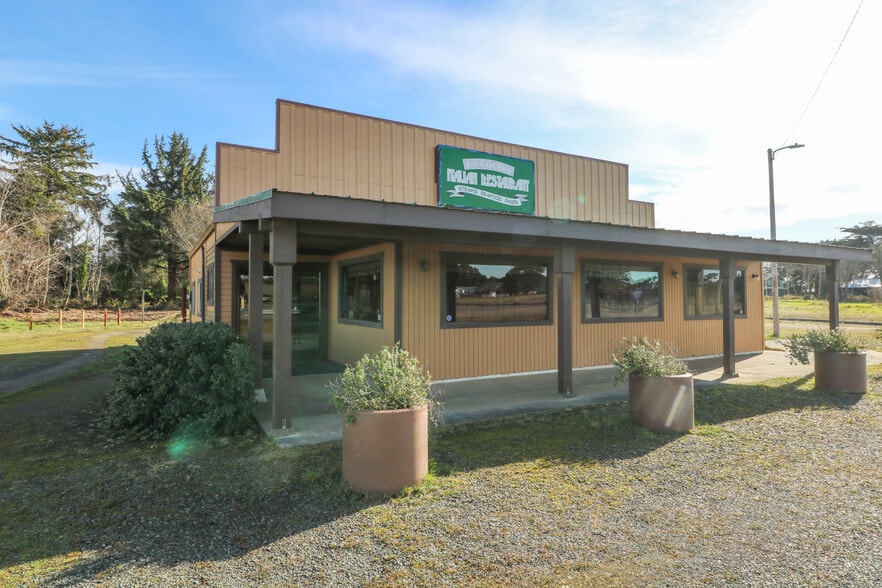More Photos Of 1455 Oregon, Bandon Restaurant For Sale