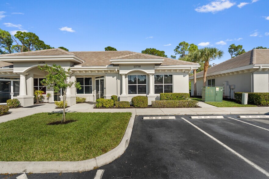 More Photos Of 13730 Cypress Terrace Cir, Fort Myers Medical For Sale