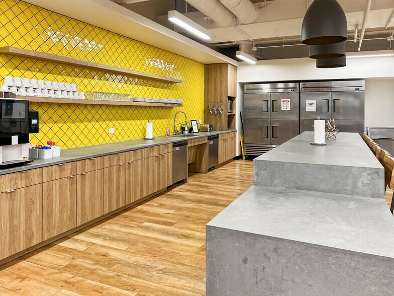 More Photos Of 3232 McKinney Ave, Dallas Coworking Space
