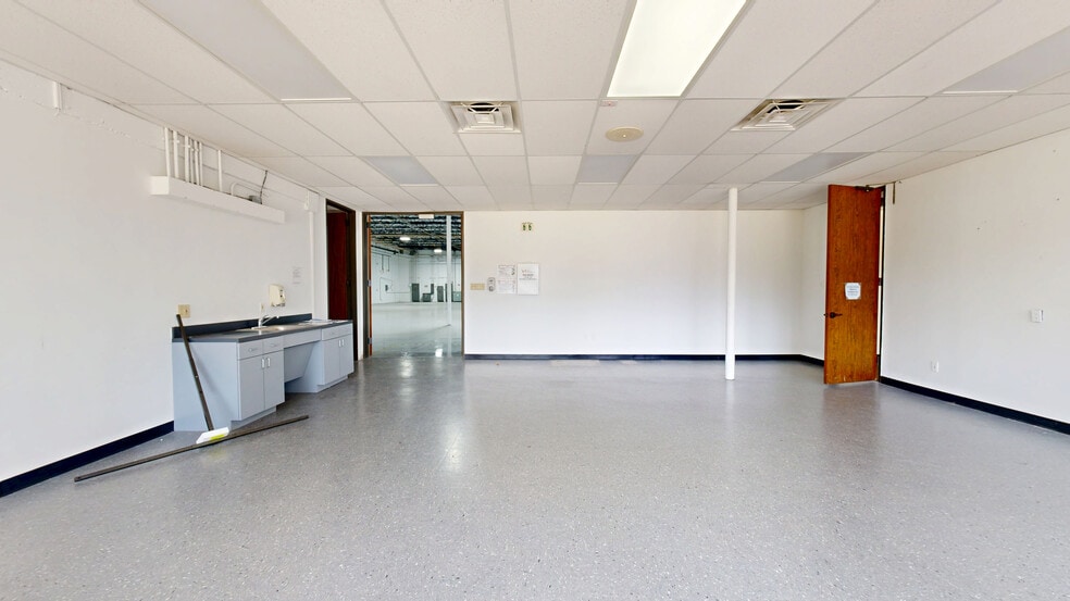 More Photos Of 9777 W Gulf Bank Rd, Houston Warehouse For Lease