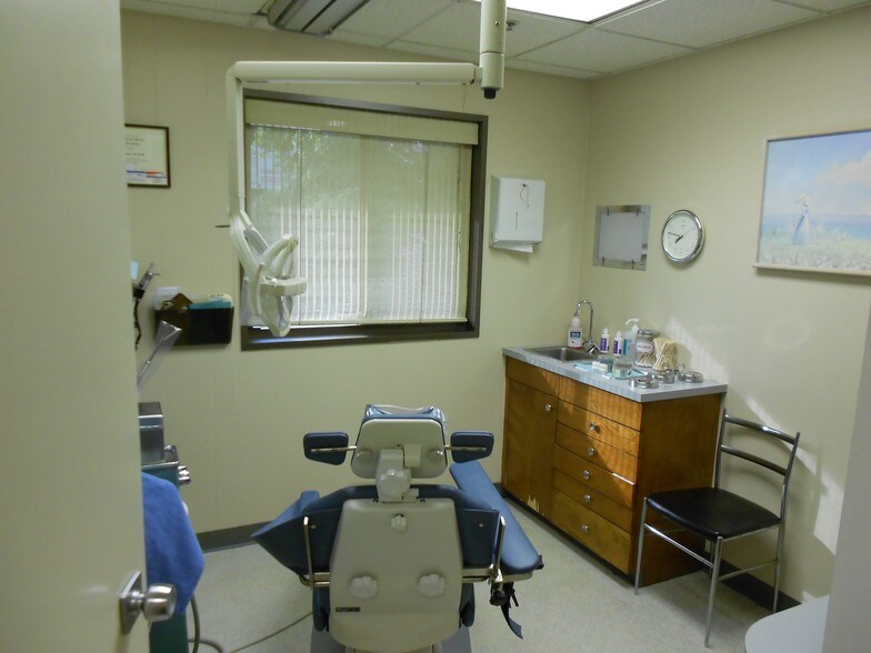 More Photos Of 1795 Main St, Springfield Medical For Sale