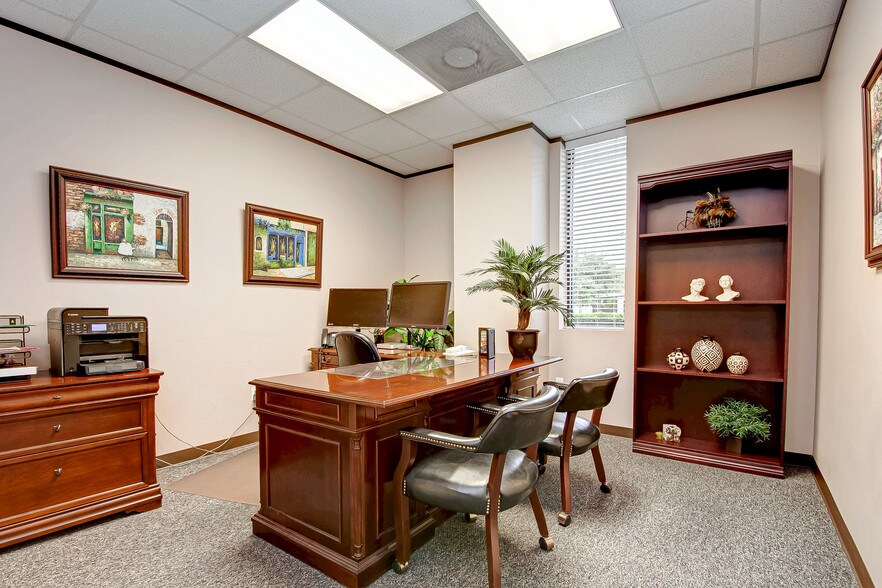 More Photos Of 7102 Glen Chase Ct, Houston Office For Sale