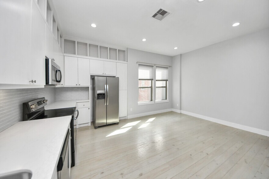 More Photos Of 1708 Winter St, Houston Apartments For Sale