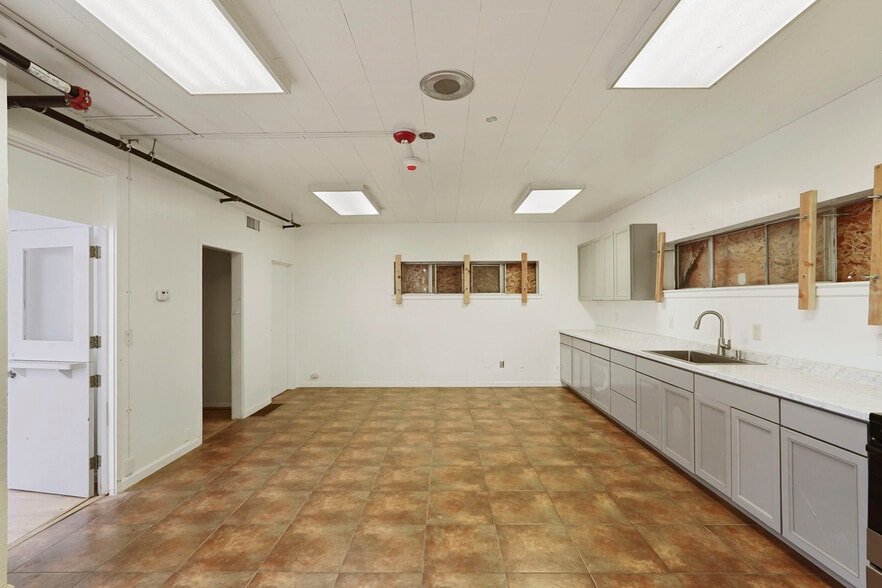 More Photos Of 512 W Harding Way, Stockton Medical For Sale