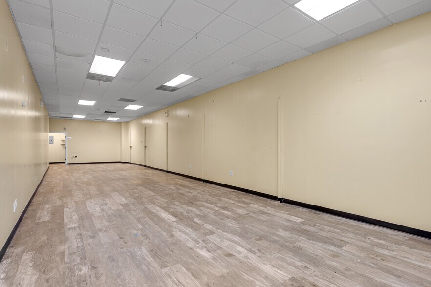 More Photos Of 15 Cr-66, Huntington Station Unknown For Lease