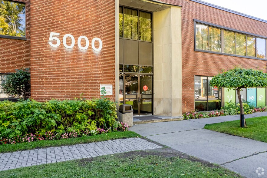 More Photos Of 4990-5016 Rue Jean-Talon O, Montréal Light Manufacturing For Lease